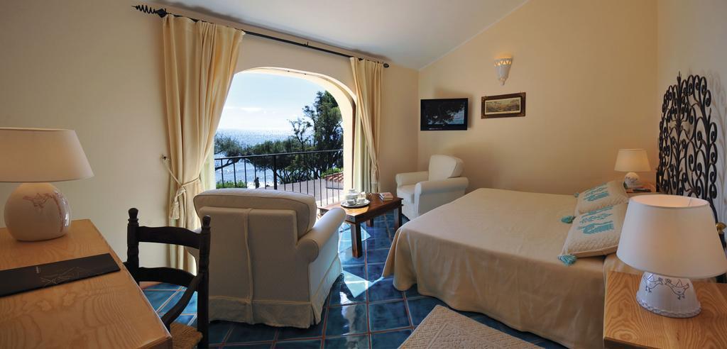 Is Morus Relais Hotell Santa Margherita di Pula Exteriör bild